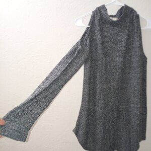 Decree Gray Cold-Shoulder Knit Top – Women’s Size Large